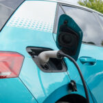 Ladegerät oder mobiles Ladekabel– welche Ladelösung für E-Autos?